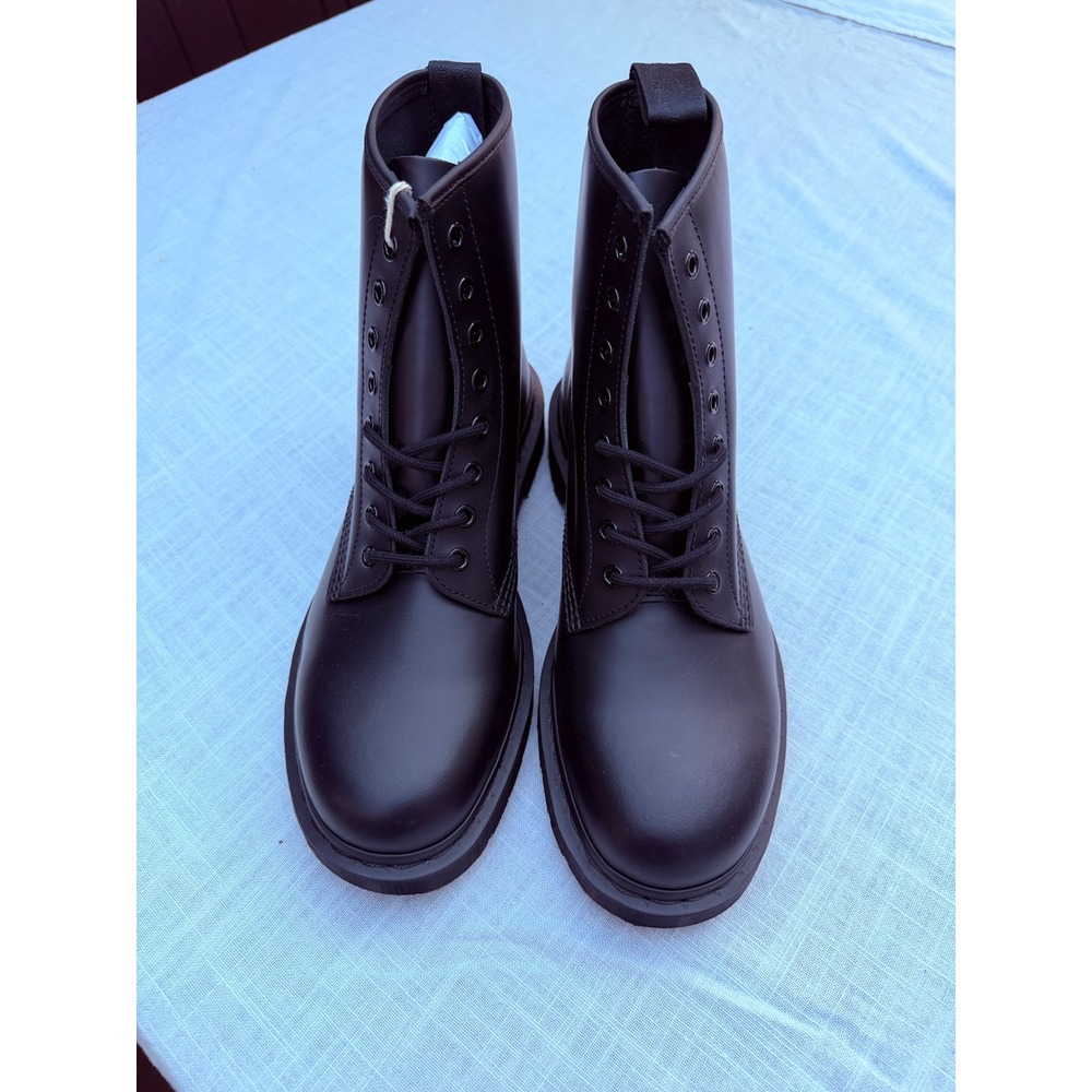 Dr. Martens 1460 Boots SZ Mens 11 US NEW without Box